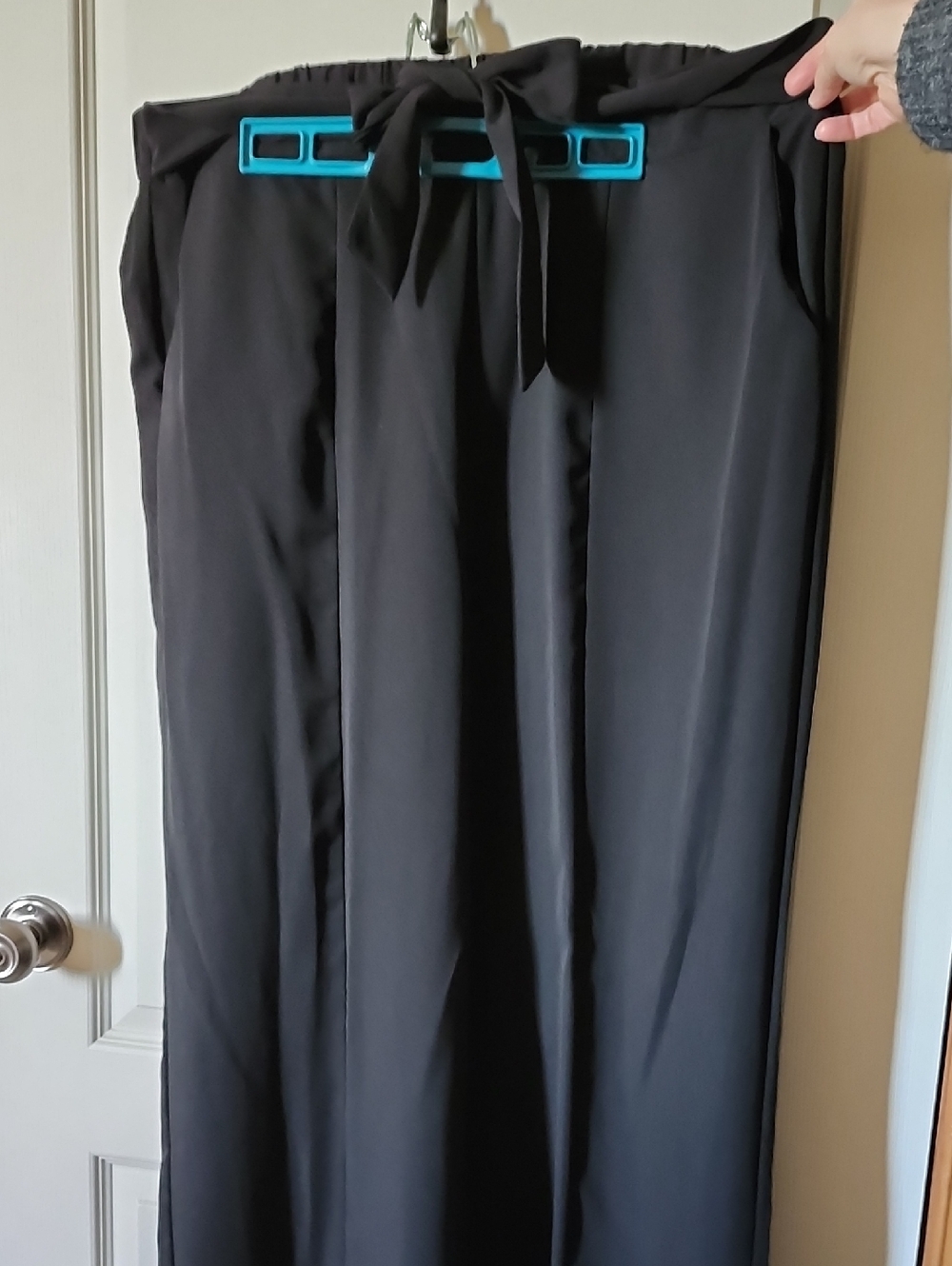BloomChic Black Elastic-Waist Dress Pants